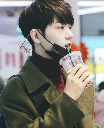 肖戰(zhàn)吃瓜的娛樂者叫什么,揭秘娛樂界幕后大瓜，揭秘娛樂者神秘身份