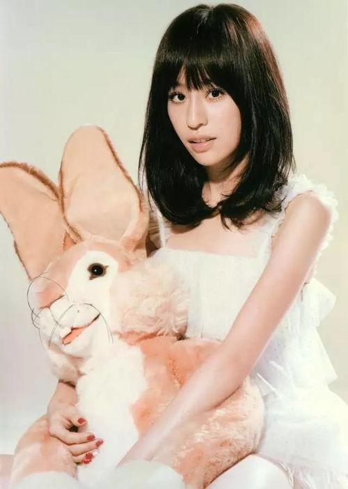 娛樂(lè)圈吃瓜王心凌小說(shuō),娛樂(lè)圈的甜蜜風(fēng)暴