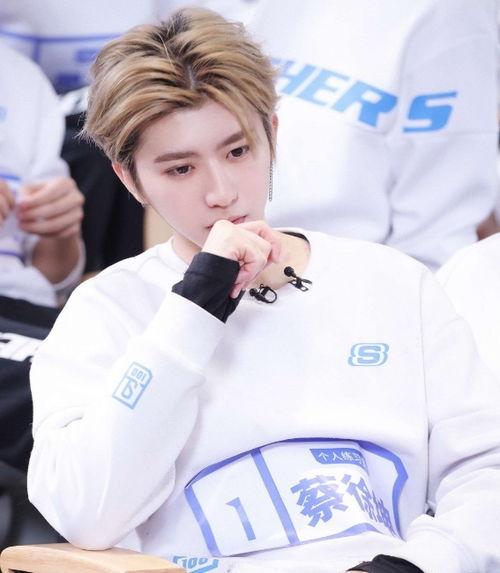 蔡徐坤娛樂(lè)吃瓜圖片大全,盤(pán)點(diǎn)那些搞笑又溫馨的瞬間