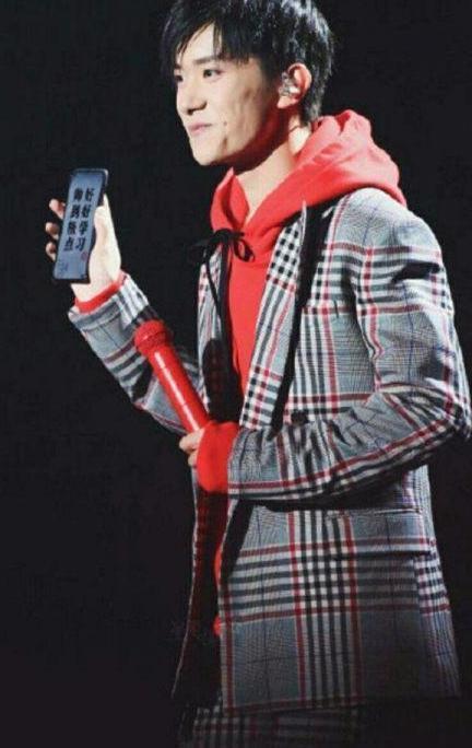 娛樂(lè)圈吃瓜猛料小鬼是誰(shuí),小鬼身份曝光，吃瓜猛料背后真相揭曉