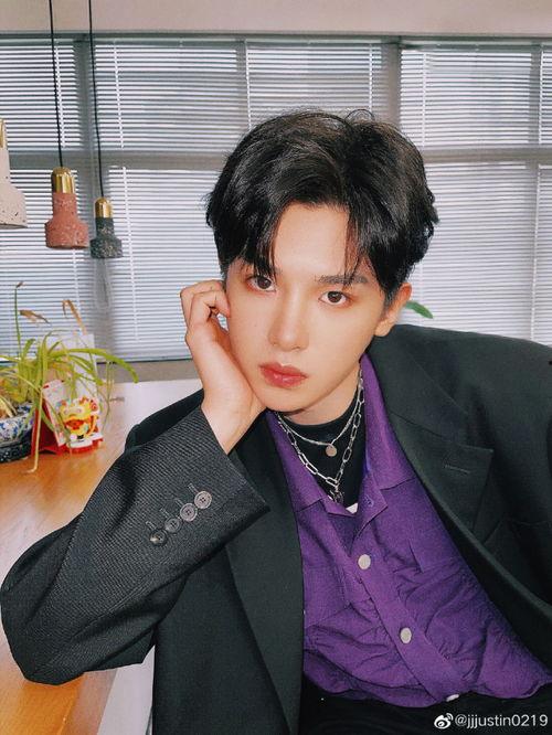 吃瓜娛樂(lè)黃明昊,吃瓜娛樂(lè)界的青春偶像