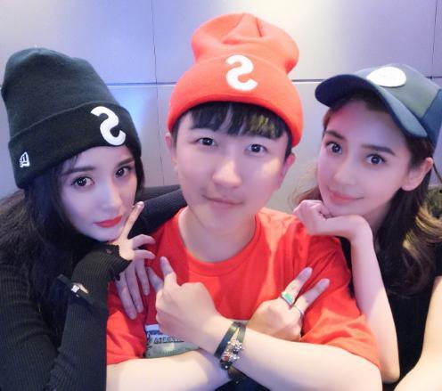 娛樂(lè)圈吃瓜背景圖女男,揭秘明星們的甜蜜與糾葛